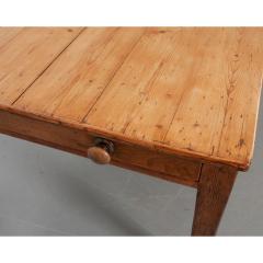 English 19th Century Pine Dining Table - 2290943