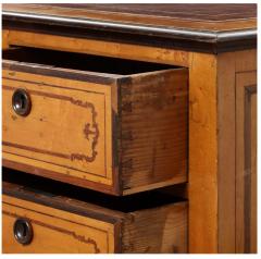 English 19th Century Satinwood Pedestal Desk - 3034976