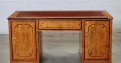 English 19th Century Satinwood Pedestal Desk - 3034977