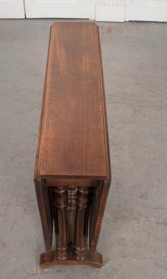 English 19th Century William and Mary Style Walnut Gate Leg Dining Table - 972986