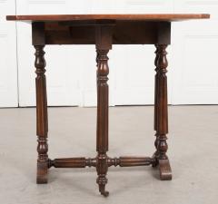 English 19th Century William and Mary Style Walnut Gate Leg Dining Table - 972993