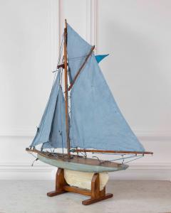 English 20th Century Bowman Carved Wood Gaff Cutter Pond Yacht - 4758251