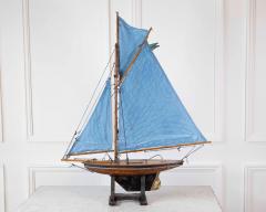 English 20th Century Carved Wood Gaff Cutter Pond Yacht - 4758150