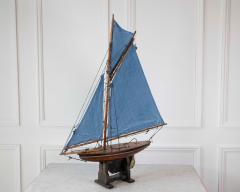 English 20th Century Carved Wood Gaff Cutter Pond Yacht - 4758163