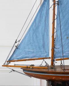 English 20th Century Carved Wood Gaff Cutter Pond Yacht - 4758193