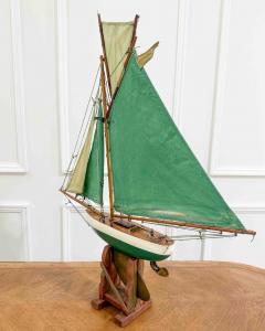 English 20th Century Carved Wood Gaff Cutter Pond Yacht - 4758216