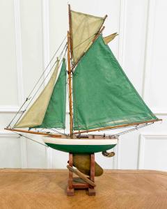 English 20th Century Carved Wood Gaff Cutter Pond Yacht - 4758221