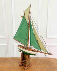 English 20th Century Carved Wood Gaff Cutter Pond Yacht - 4758289