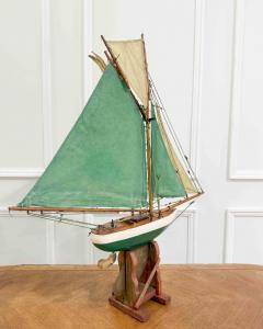English 20th Century Carved Wood Gaff Cutter Pond Yacht - 4758293