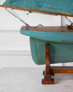 English 20th Century Kangaroo Carved Wood Gaff Cutter Pond Yacht - 4758283