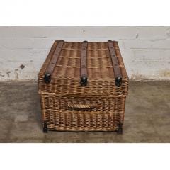 English Antique Wicker Trunk - 3503298