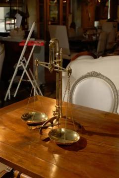 English Brass Bankers Balance Scale from the 19th Century with Circular Pans - 3415140