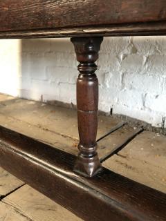 English Charles II Spindle Back 17th Century Oak Settle ca 1650 1670 - 2288731