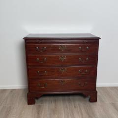 English Chest of Drawers with Brushing Slide circa 1790 - 1360301