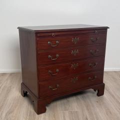 English Chest of Drawers with Brushing Slide circa 1790 - 1360305