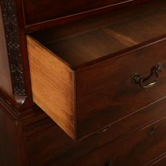English Chest on Chest - 4754559