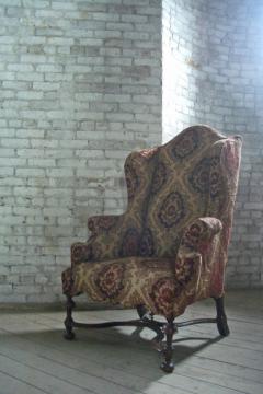 English Early 18th Century William Mary Wingback Chair - 655793