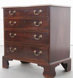 English Early 19th Century Mahogany Chest of Drawers - 1720882