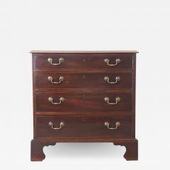English Early 19th Century Mahogany Chest of Drawers - 1721629