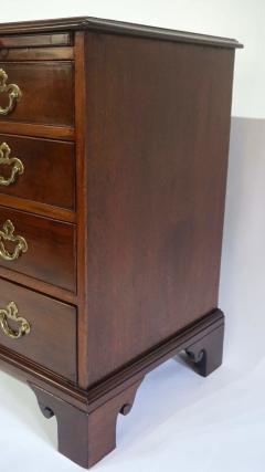 English Georgian Mahogany Bachelors Chest or Petite Commode circa 1760 - 3327017