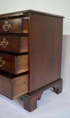 English Georgian Mahogany Bachelors Chest or Petite Commode circa 1760 - 3327018