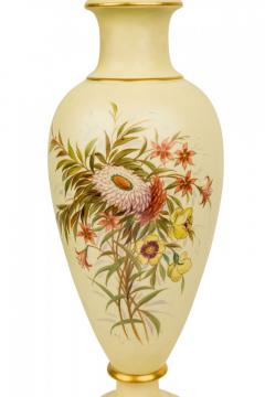 English Mid Century Beige Ceramic and Brass Floral Design Table Lamp - 4671955