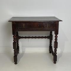 English Oak Table with Turned Legs 17th Century - 1535157