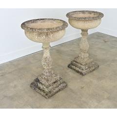 English Pair of 19th Century Cast Stone Planters - 4549966