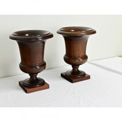 English Pair of 19th Century Walnut Urns - 3560985
