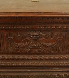 English Renaissance Walnut Trunk - 4520744