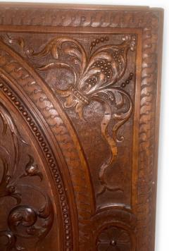 English Renaissance style square wall plaque with carved coat of arms - 4665488