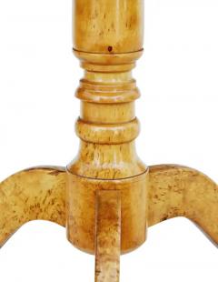 English Victorian 1870s Burr Birch Round Tilt Top Occasional Pedestal Table - 3550152