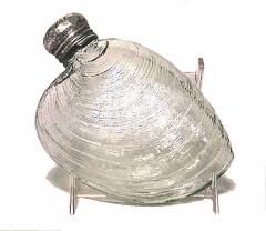 English Victorian Clam Shell Shaped Perfume Bottle - 4200949