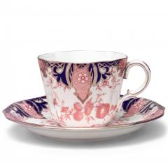 English Victorian Porcelain Teacups and Saucers - 4740739