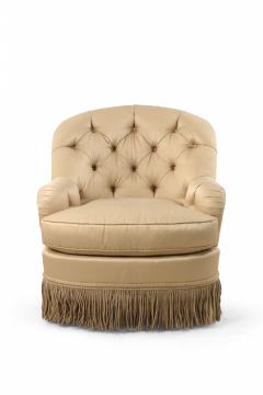 English Victorian Style Beige Tufted Fringed Tub Armchair - 4660398