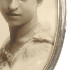 English Victorian Style Silver Oval Picture Frame - 4672018