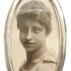 English Victorian Style Silver Oval Picture Frame - 4672019