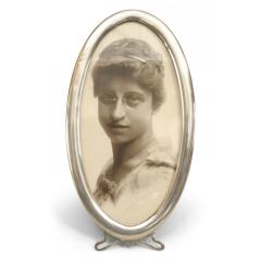 English Victorian Style Silver Oval Picture Frame - 4717087