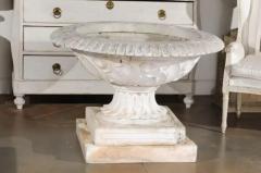 English Vintage 20th Century Cast Stone Fountain with Scoop and Foliage Motifs - 3472601