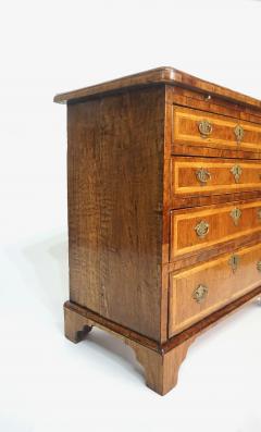 English Walnut and Satinwood Inlaid Petite Chest or Bachelors Chest circa 1715 - 3194436