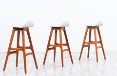 Erik Buch Erik Buch Sculpted Teak White Leather Bar Stools for Oddense Maskinsnedkeri - 2964572