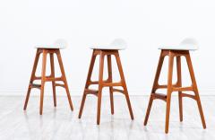 Erik Buch Erik Buch Sculpted Teak White Leather Bar Stools for Oddense Maskinsnedkeri - 2964573