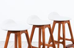 Erik Buch Erik Buch Sculpted Teak White Leather Bar Stools for Oddense Maskinsnedkeri - 2964575