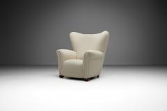 European Armchair in White Upholstery Europe 20th Century - 4142702