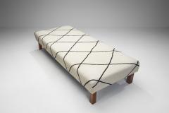 European Cabinetmaker Daybed Upholstered in Kilim Fabric Europe 1940s - 3377283