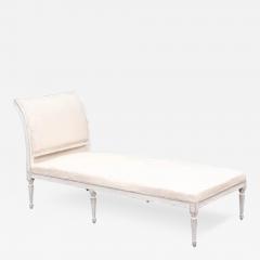 European Neoclassical 1830s Painted Daybed with Carved Rosettes and Fluted Legs - 3511635