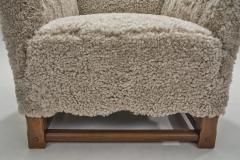 European Oak Panelled Box Chair in Sheepskin Europe 1940s - 2778179