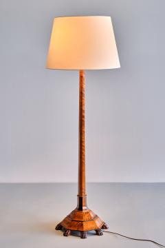 Exceptional Swedish Grace Floor Lamp in Birch with Carved Paw Feet 1920s - 3355765