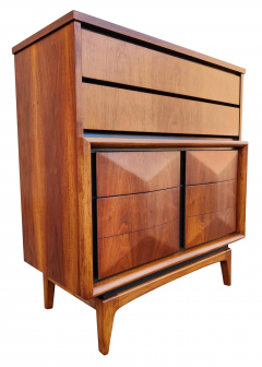 Expertly Restored United Furniture Walnut Diamond Tall Dresser Mid Century 1960s - 2721508