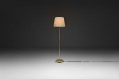 Extendable Brass Floor Lamp with Ribbed Stem Detail Europe 1940s - 4638126